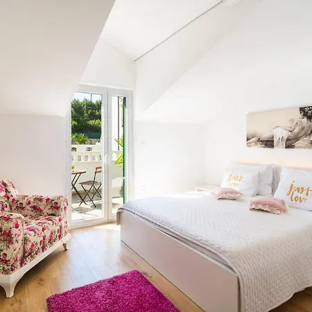 2 Bedroom Lovely In Hvar * フヴァル