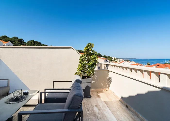 Lägenhet 2 Bedroom Lovely In Hvar