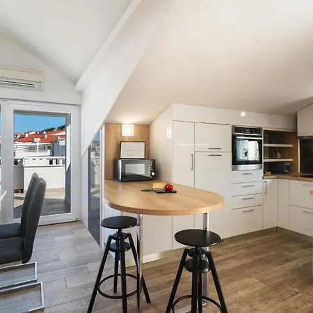 2 Bedroom Lovely In Hvar *