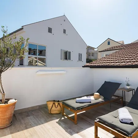 2 Bedroom Lovely In Hvar *