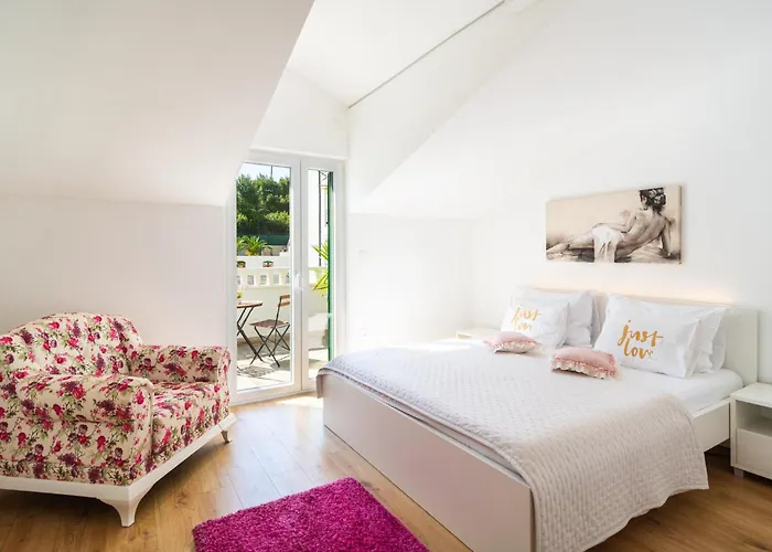 2 Bedroom Lovely In Hvar * Hvar Town