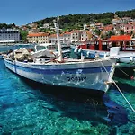 2 Bedroom Lovely In Hvar Apartment Hvar Town
