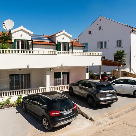 2 Bedroom Lovely In Hvar