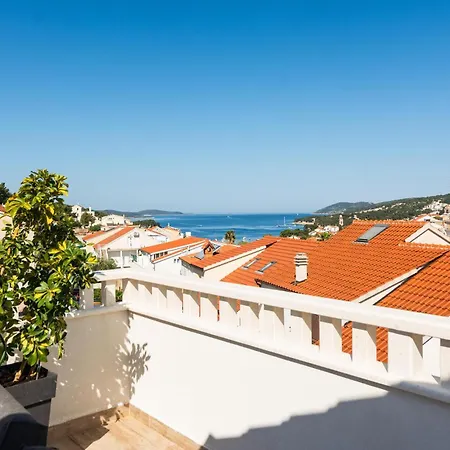 2 Bedroom Lovely In Hvar Апартаменти Хвар